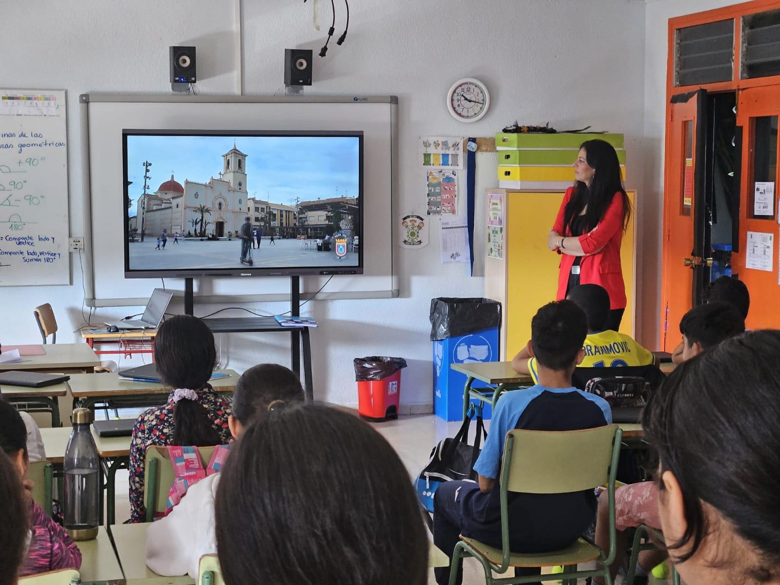 La ordenanza de movilidad personal llega a todos los centros educativos del municipio 